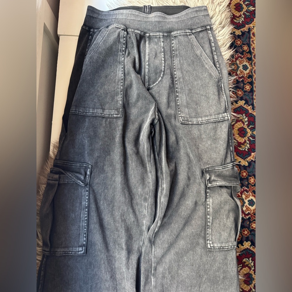 HALARA Black Cargo Pants - Picture 3 of 15